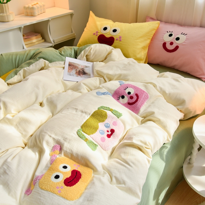 91家纺网 家纺一手货源 找家纺 炫拼家纺 2026新款全棉A类双层纱卡通毛巾绣四件套-泡芙系列 泡芙-女孩派对