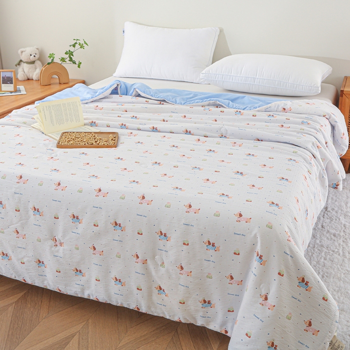 91家纺网 家纺一手货源 找家纺 亚龙工厂店 2026春夏新款爆款法式小香风皱皱纱木棉大豆被夏被 狗狗派对