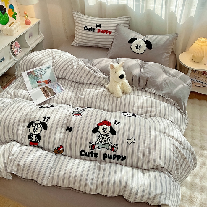 91家纺网 家纺一手货源 找家纺 炫拼家纺 2026新款全棉A类双层纱卡通毛巾绣四件套-泡芙系列 泡芙-小狗