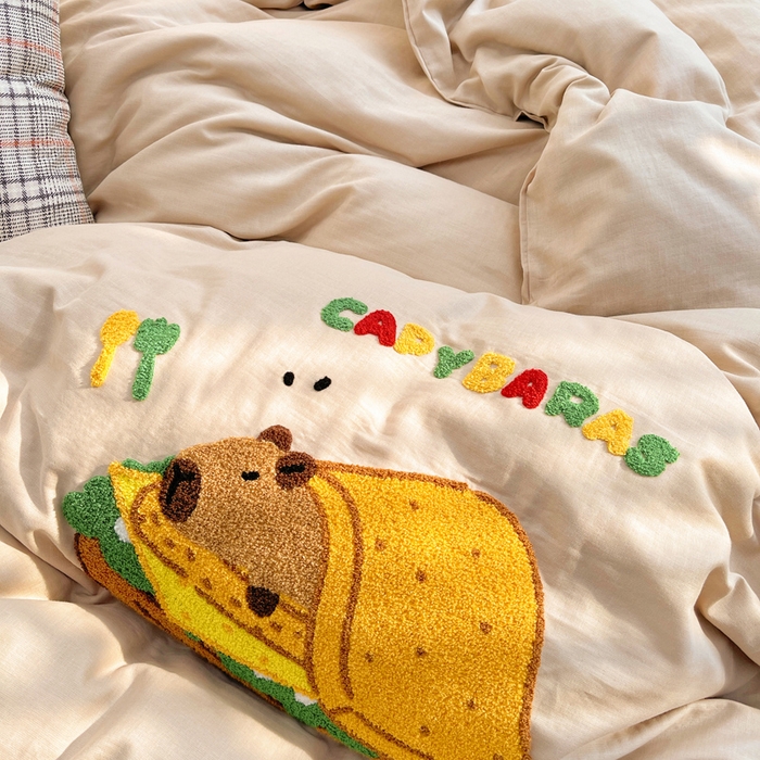 91家纺网 家纺一手货源 找家纺 炫拼家纺 2026新款全棉A类双层纱卡通毛巾绣四件套-泡芙系列 泡芙-汉堡卡皮