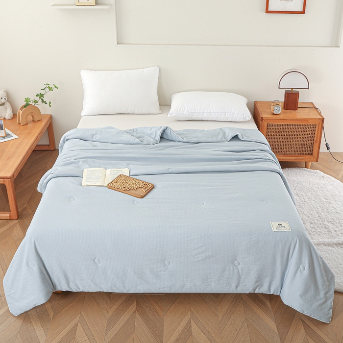 91家纺网 家纺一手货源 找家纺 亚龙工厂店 2026春夏新款爆款法式小香风皱皱纱木棉大豆被夏被 灰色