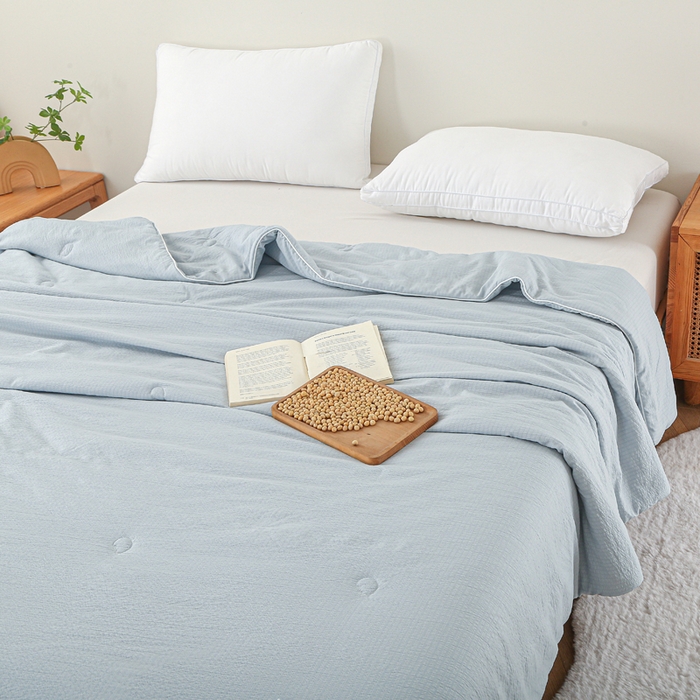 91家纺网 家纺一手货源 找家纺 亚龙工厂店 2026春夏新款爆款法式小香风皱皱纱木棉大豆被夏被 灰色