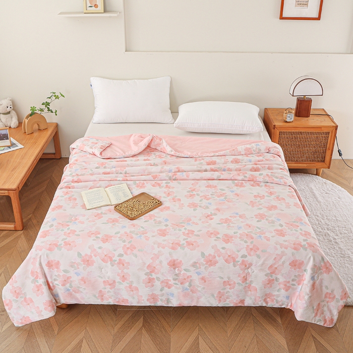 91家纺网 家纺一手货源 找家纺 亚龙工厂店 2026春夏新款爆款法式小香风皱皱纱木棉大豆被夏被 十里桃花