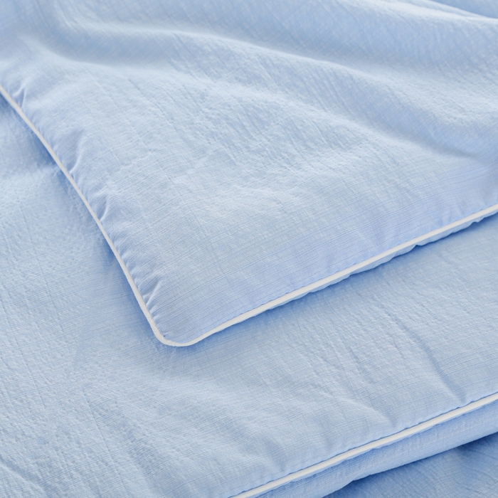 91家纺网 家纺一手货源 找家纺 亚龙工厂店 2026春夏新款爆款法式小香风皱皱纱木棉大豆被夏被 天蓝色