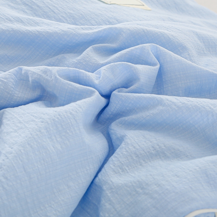 91家纺网 家纺一手货源 找家纺 亚龙工厂店 2026春夏新款爆款法式小香风皱皱纱木棉大豆被夏被 天蓝色