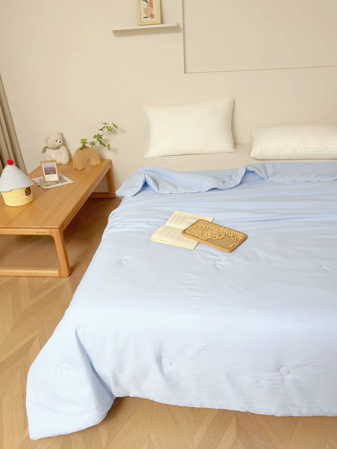 91家纺网 家纺一手货源 找家纺 亚龙工厂店 2026春夏新款爆款法式小香风皱皱纱木棉大豆被夏被 天蓝色