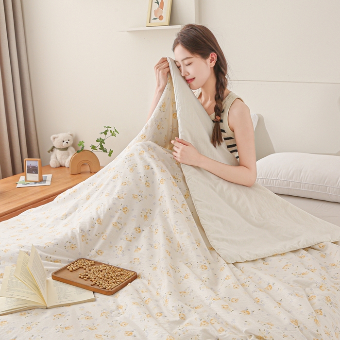 91家纺网 家纺一手货源 找家纺 亚龙工厂店 2026春夏新款爆款法式小香风皱皱纱木棉大豆被夏被 夏天