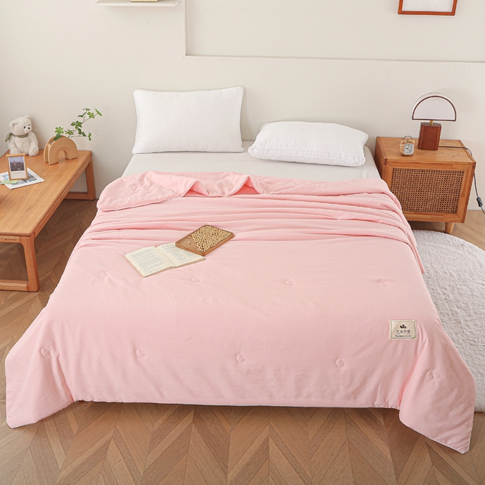 91家纺网 家纺一手货源 找家纺 亚龙工厂店 2026春夏新款爆款法式小香风皱皱纱木棉大豆被夏被 玉色