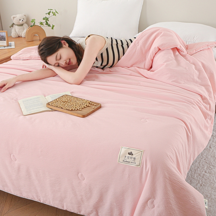 91家纺网 家纺一手货源 找家纺 亚龙工厂店 2026春夏新款爆款法式小香风皱皱纱木棉大豆被夏被 玉色