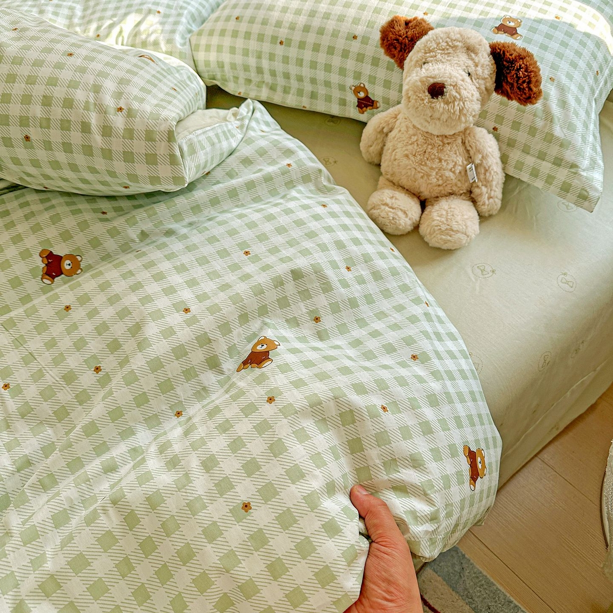 91家纺网 家纺一手货源 找家纺 恩泽家纺 2026新款13372ins全棉印花四件套单品系列-四件套 酷仔熊