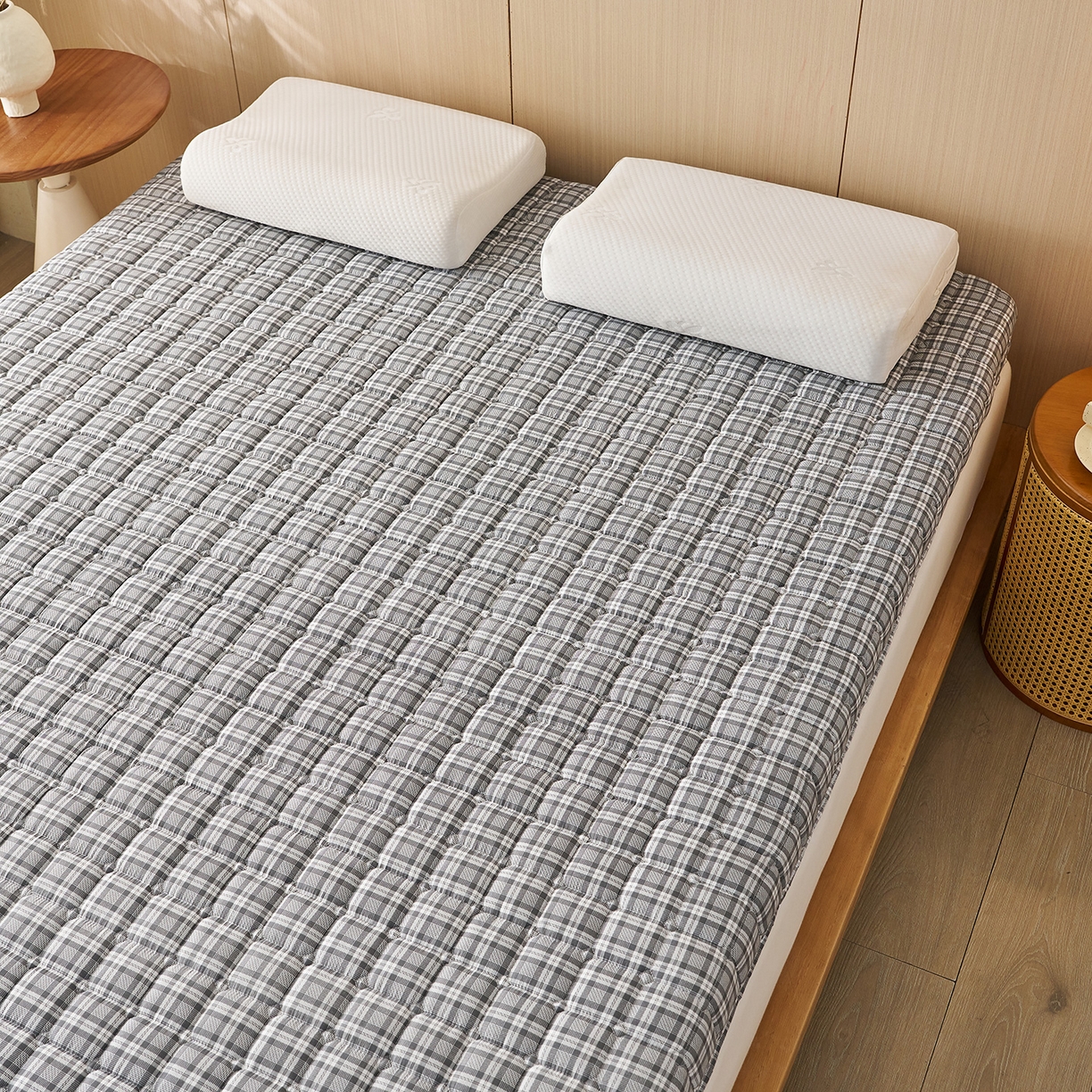 91家纺网 家纺一手货源 找家纺 月茶家纺 2026新款单边格调新疆棉床垫 格调黑