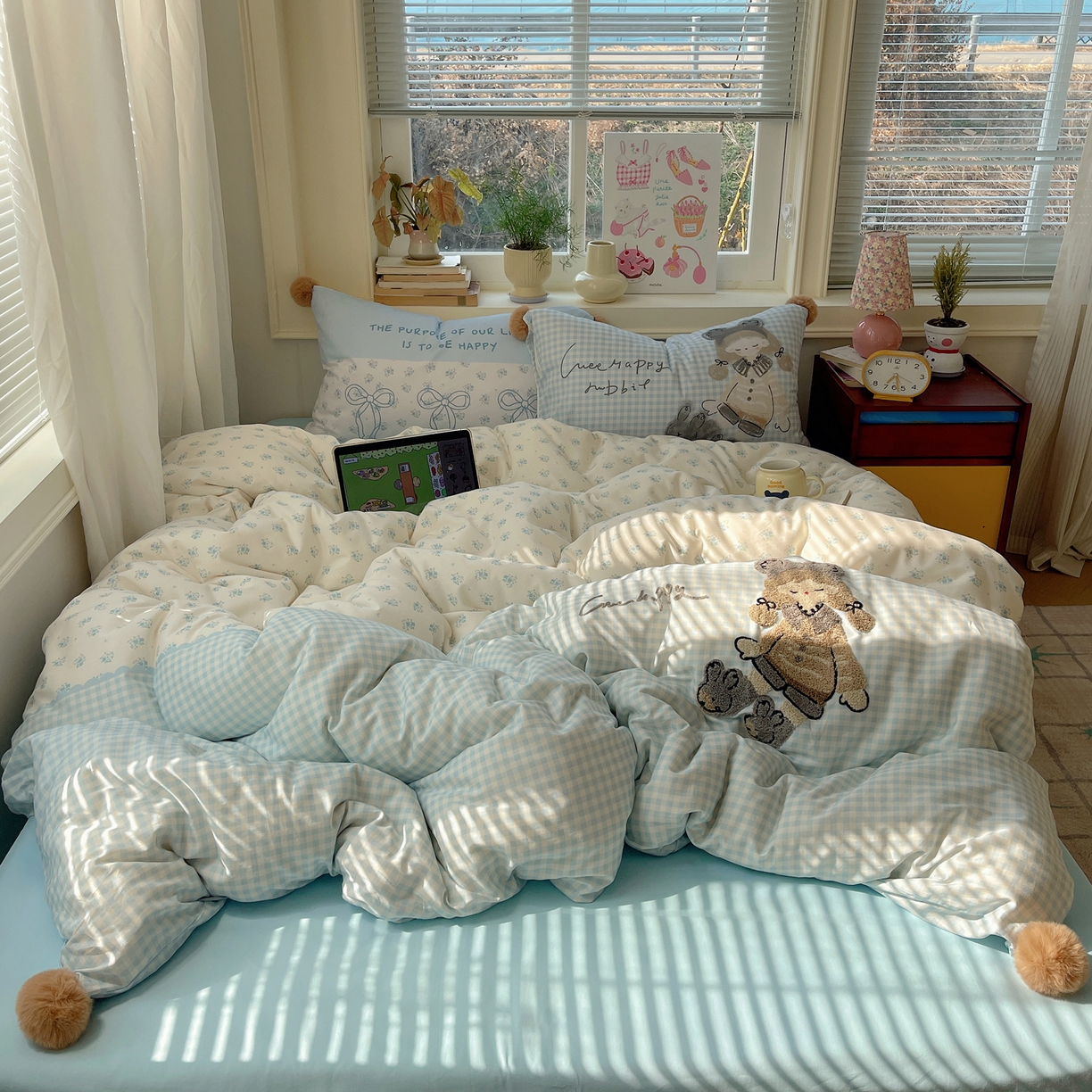 91家纺网 家纺一手货源 找家纺 （总）丽涵家纺 2025秋冬新品210克牛奶绒毛巾绣四件套卡通绣花学生床笠三件套