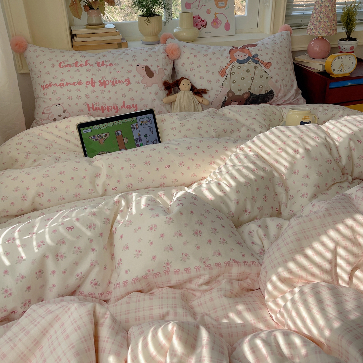 91家纺网 家纺一手货源 找家纺 丽涵家纺 2026新款全棉数码印花毛巾绣四件套-少女派 甜梦满溢