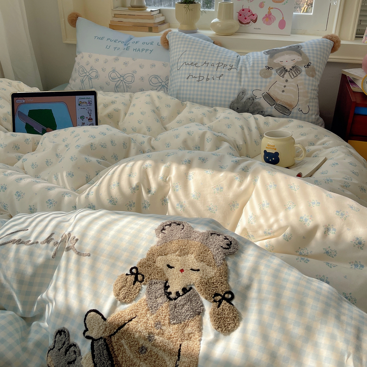 91家纺网 家纺一手货源 找家纺 丽涵家纺 2026新款全棉数码印花毛巾绣四件套-少女派 懵懂少女