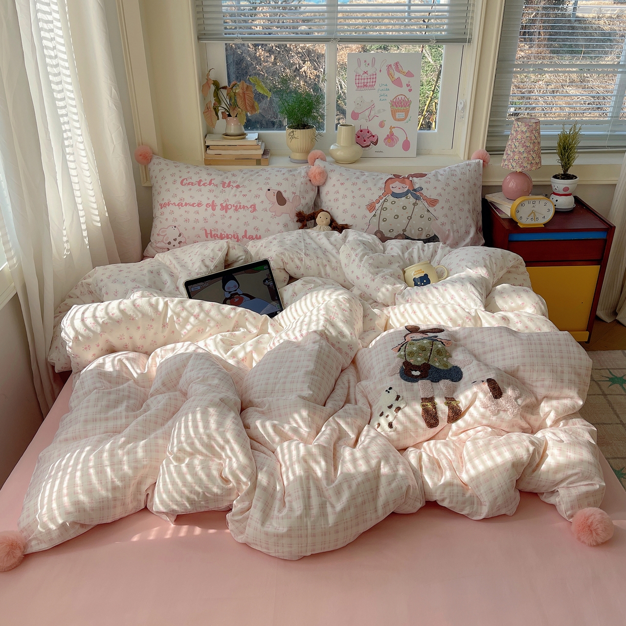 91家纺网 家纺一手货源 找家纺 丽涵家纺 2026新款全棉数码印花毛巾绣四件套-少女派 甜梦满溢