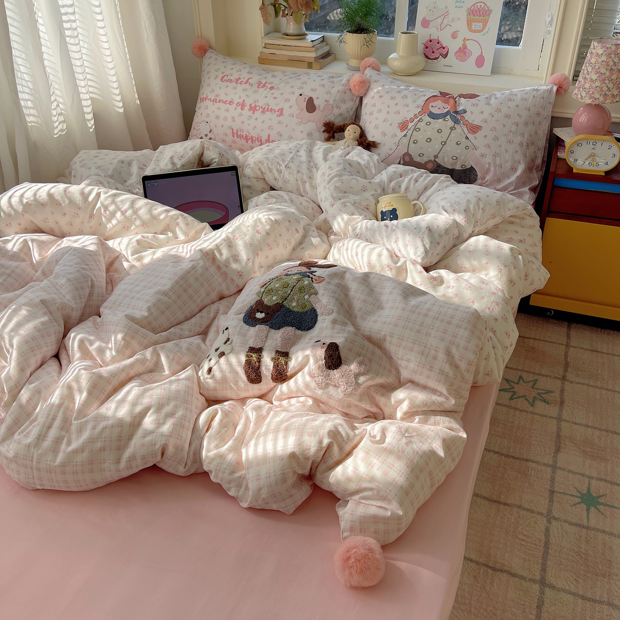 91家纺网 家纺一手货源 找家纺 丽涵家纺 2026新款全棉数码印花毛巾绣四件套-少女派 甜梦满溢