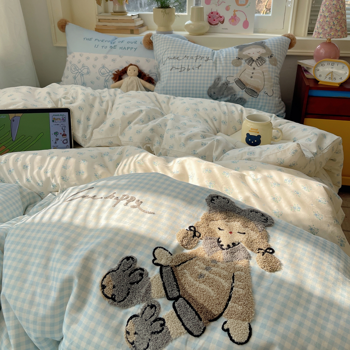 91家纺网 家纺一手货源 找家纺 丽涵家纺 2026新款全棉数码印花毛巾绣四件套-少女派 懵懂少女