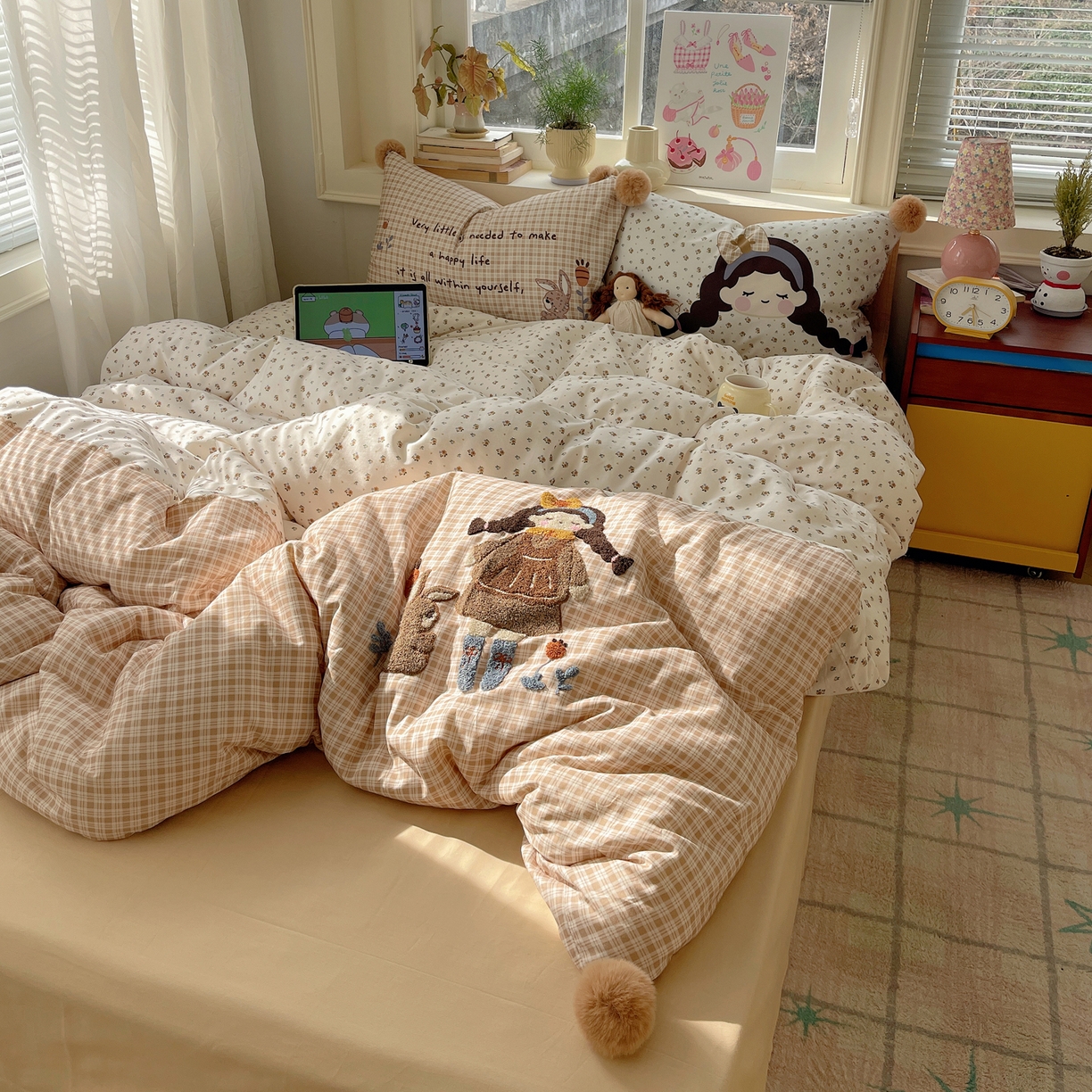 91家纺网 家纺一手货源 找家纺 丽涵家纺 2026新款全棉数码印花毛巾绣四件套-少女派 甜茶女孩