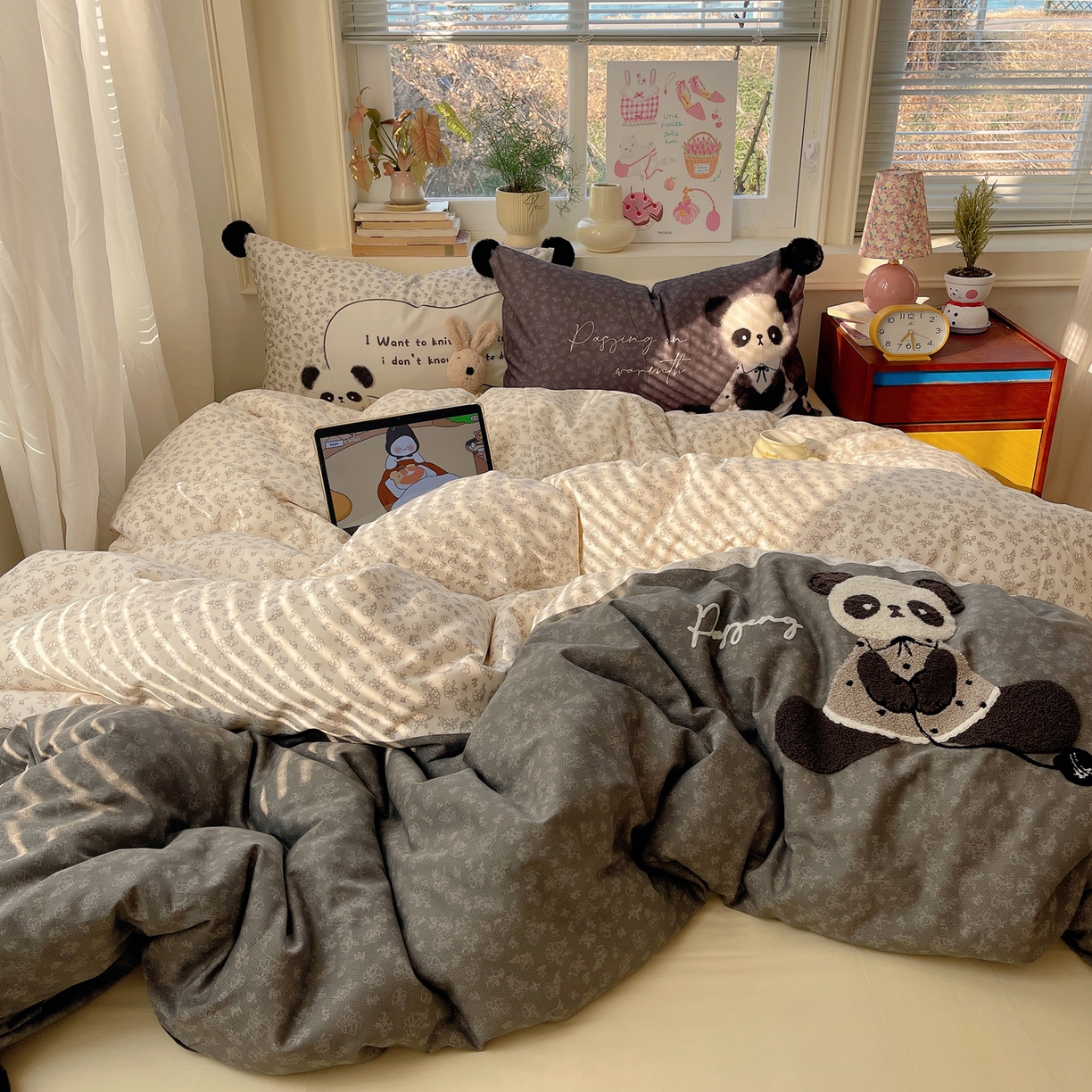 91家纺网 家纺一手货源 找家纺 丽涵家纺 2026新款全棉数码印花毛巾绣四件套-少女派 抱抱熊