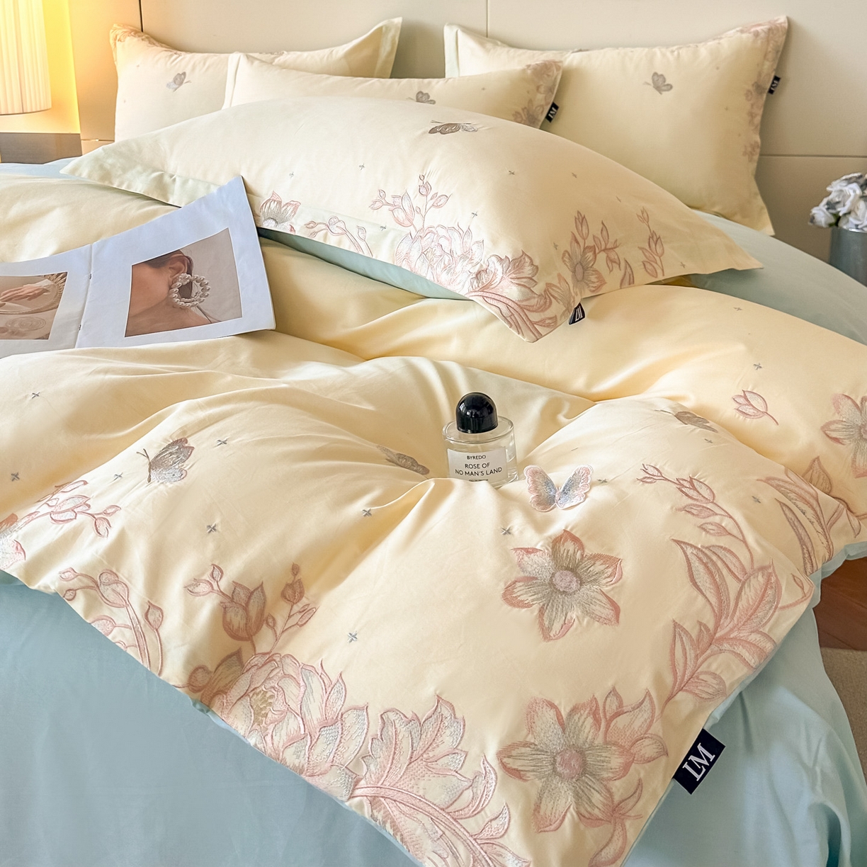 91家纺网 家纺一手货源 找家纺 乐美家纺 2026年春夏新品全棉刺绣花至系列四件套 花至（芝士黄）