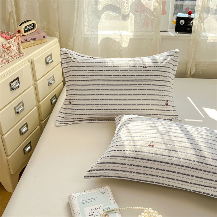 91家纺网 家纺一手货源 找家纺 圣比熊 2026新款A类云朵棉单层枕套宿舍单人单只一只装枕芯内胆套-单层压线 灰樱桃（单层压线）