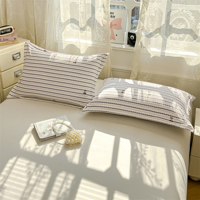 91家纺网 家纺一手货源 找家纺 圣比熊 2026新款A类云朵棉单层枕套宿舍单人单只一只装枕芯内胆套-单层压线 灰樱桃（单层压线）