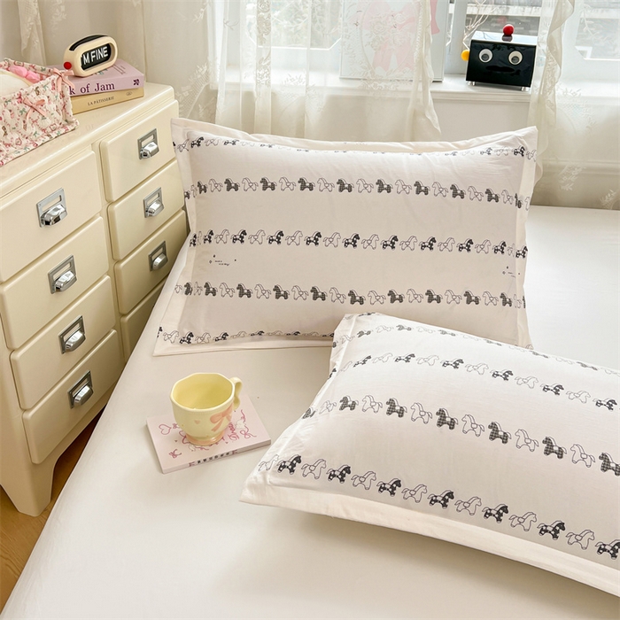 91家纺网 家纺一手货源 找家纺 圣比熊 2026新款A类云朵棉单层枕套宿舍单人单只一只装枕芯内胆套-单层压线 小木马（单层压线）