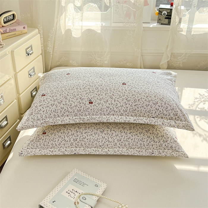 91家纺网 家纺一手货源 找家纺 圣比熊 2026新款A类云朵棉单层枕套宿舍单人单只一只装枕芯内胆套-单层压线 樱桃花语（单层压线）