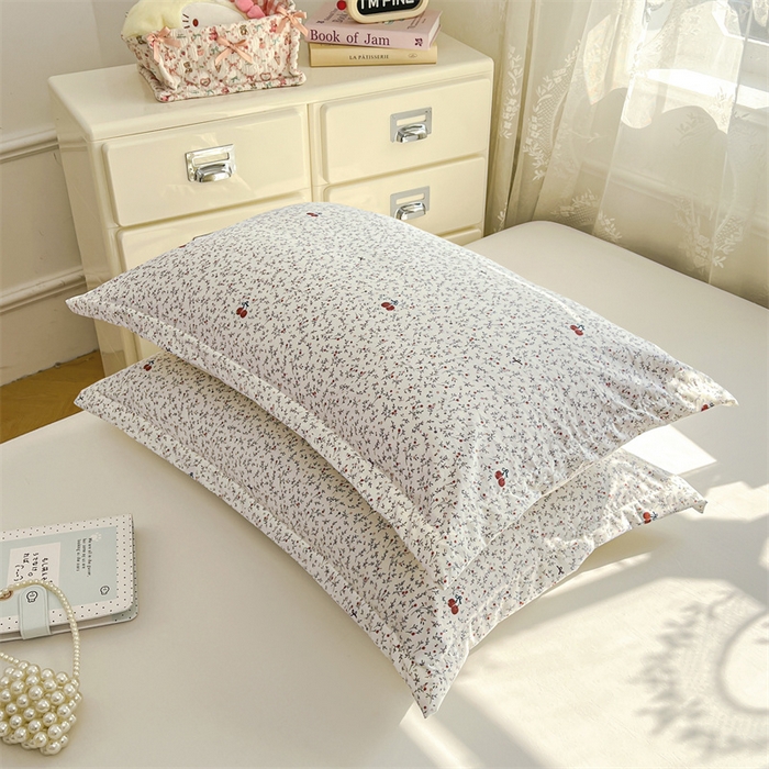 91家纺网 家纺一手货源 找家纺 圣比熊 2026新款A类云朵棉单层枕套宿舍单人单只一只装枕芯内胆套-单层压线 樱桃花语（单层压线）