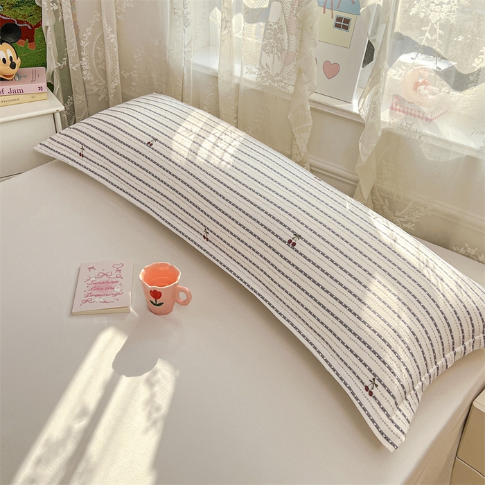 91家纺网 家纺一手货源 找家纺 圣比熊 2026新款A类云朵棉单层枕套1.8米情侣双人加长枕芯内胆套-单层压线 灰樱桃（单层压线）