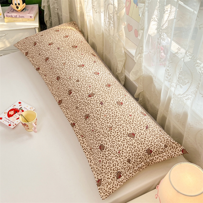 91家纺网 家纺一手货源 找家纺 圣比熊 2026新款A类云朵棉单层枕套1.8米情侣双人加长枕芯内胆套-单层压线 豹纹猫猫（单层压线）