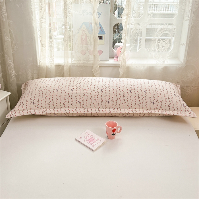 91家纺网 家纺一手货源 找家纺 圣比熊 2026新款A类云朵棉单层枕套1.8米情侣双人加长枕芯内胆套-单层压线 花漾甜心（单层压线）