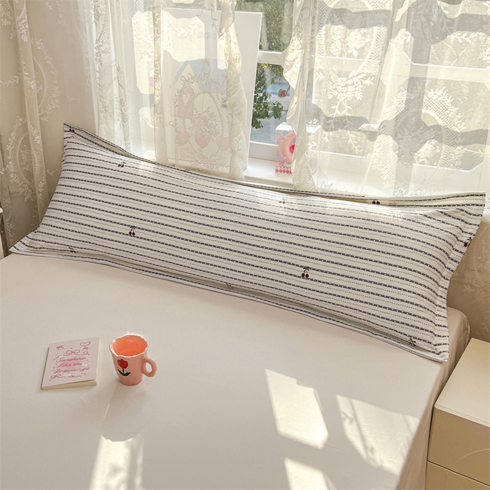 91家纺网 家纺一手货源 找家纺 圣比熊 2026新款A类云朵棉单层枕套1.8米情侣双人加长枕芯内胆套-单层压线 灰樱桃（单层压线）