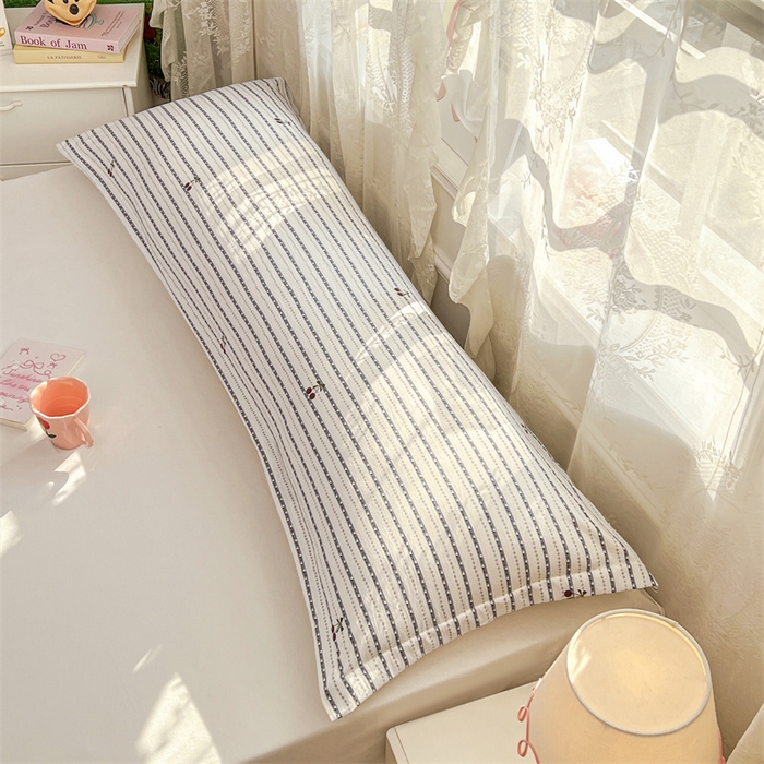 91家纺网 家纺一手货源 找家纺 圣比熊 2026新款A类云朵棉单层枕套1.8米情侣双人加长枕芯内胆套-单层压线 灰樱桃（单层压线）