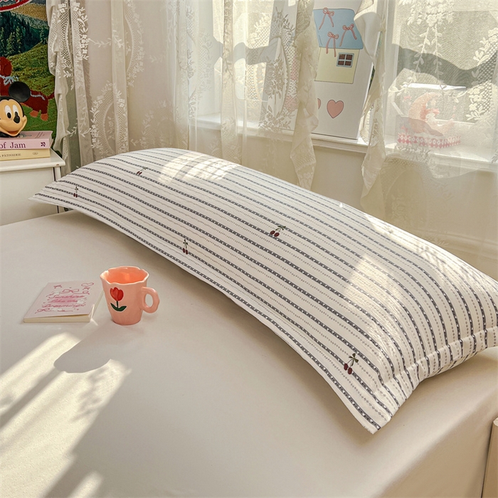 91家纺网 家纺一手货源 找家纺 圣比熊 2026新款A类云朵棉单层枕套1.8米情侣双人加长枕芯内胆套-单层压线 灰樱桃（单层压线）