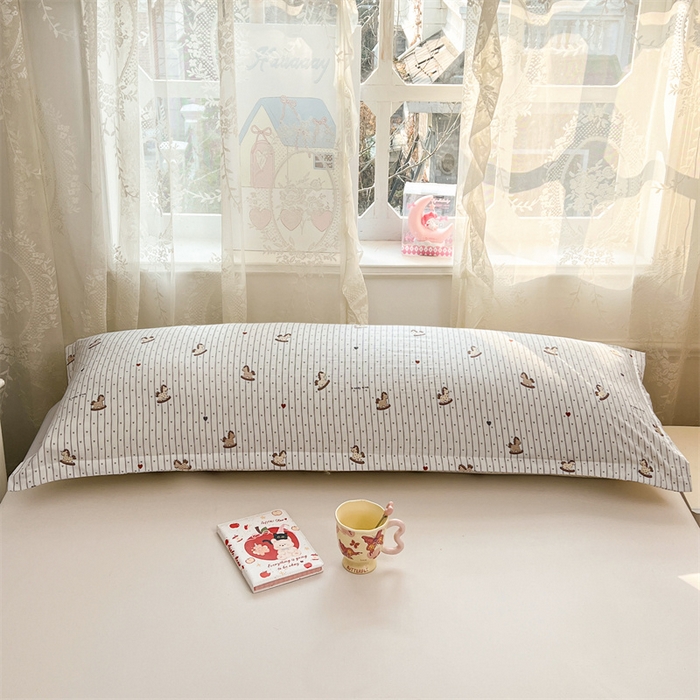 91家纺网 家纺一手货源 找家纺 圣比熊 2026新款A类云朵棉单层枕套1.8米情侣双人加长枕芯内胆套-单层压线 玩趣木马（单层压线）