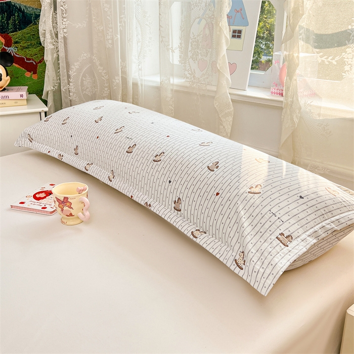 91家纺网 家纺一手货源 找家纺 圣比熊 2026新款A类云朵棉单层枕套1.8米情侣双人加长枕芯内胆套-单层压线 玩趣木马（单层压线）