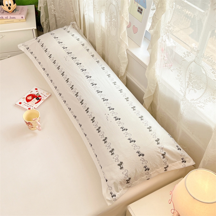 91家纺网 家纺一手货源 找家纺 圣比熊 2026新款A类云朵棉单层枕套1.8米情侣双人加长枕芯内胆套-单层压线 小木马（单层压线）