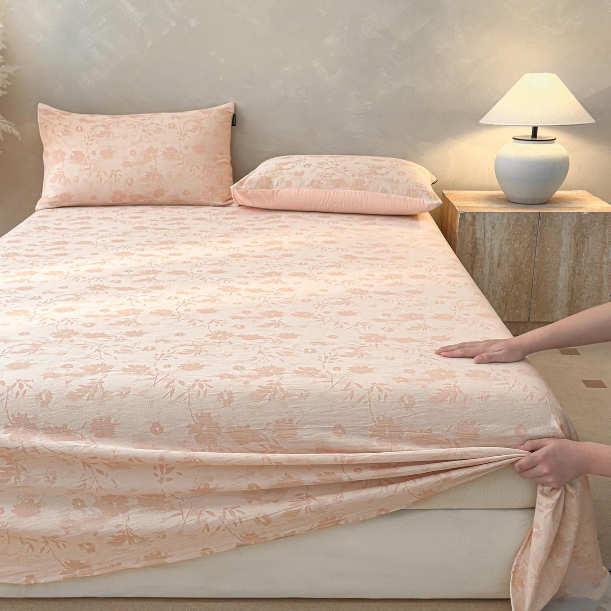 91家纺网 家纺一手货源 找家纺 涵宸家纺 2026新款全棉提花色坊系列单床单 床单-墨棉-粉