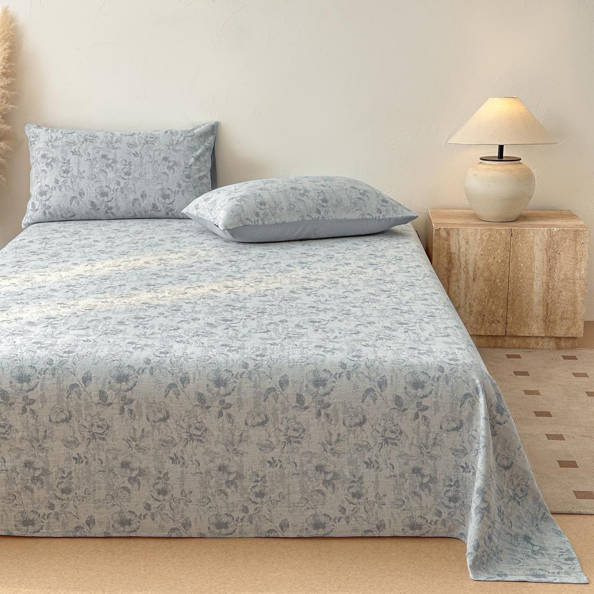 91家纺网 家纺一手货源 找家纺 涵宸家纺 2026新款全棉提花色坊系列单床单 床单-繁花盈然-蓝