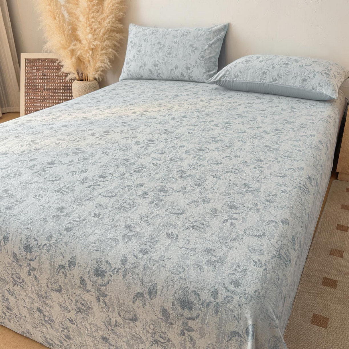 91家纺网 家纺一手货源 找家纺 涵宸家纺 2026新款全棉提花色坊系列单床单 床单-繁花盈然-蓝