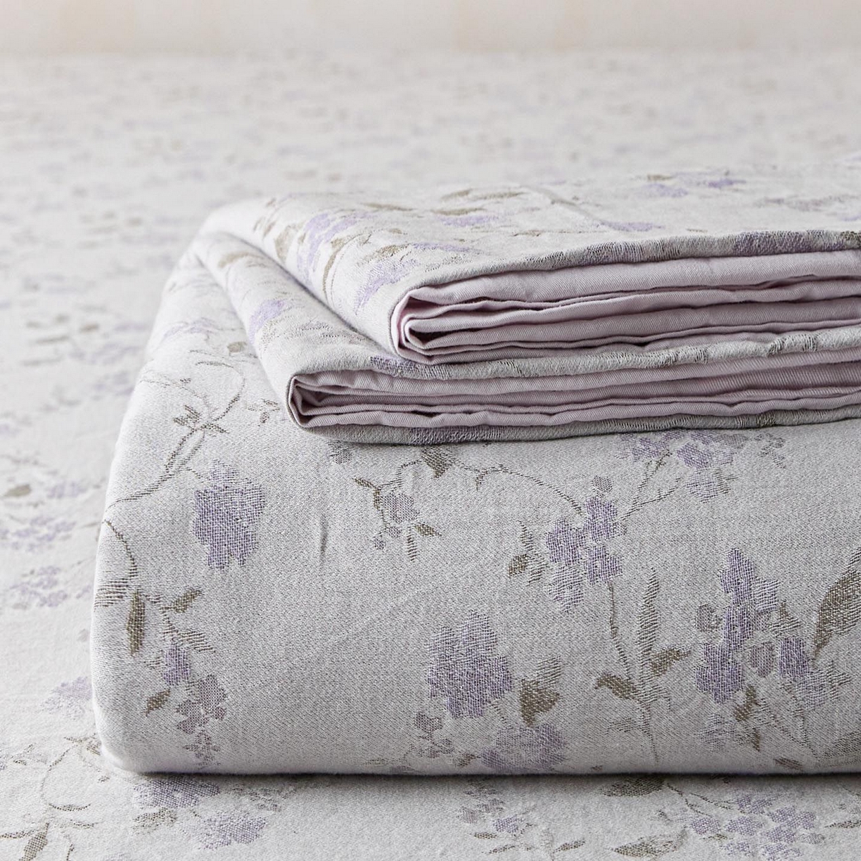 91家纺网 家纺一手货源 找家纺 涵宸家纺 2026新款全棉提花色坊系列单床单 床单-金禧-紫