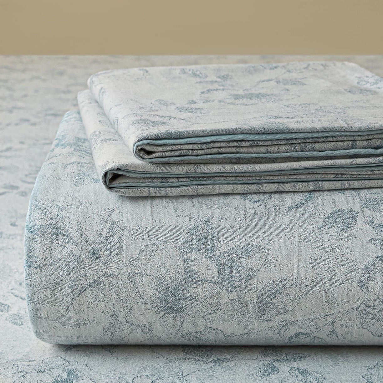 91家纺网 家纺一手货源 找家纺 涵宸家纺 2026新款全棉提花色坊系列单床单 床单-繁花盈然-蓝