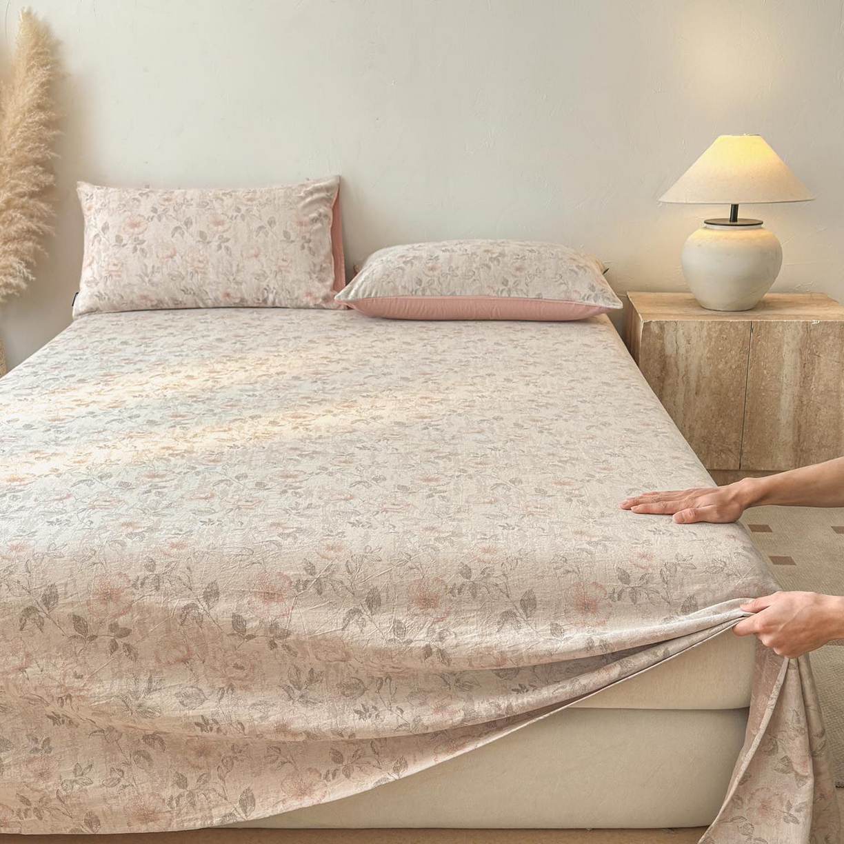 91家纺网 家纺一手货源 找家纺 涵宸家纺 2026新款全棉提花色坊系列单床单 床单-繁花盈然-粉