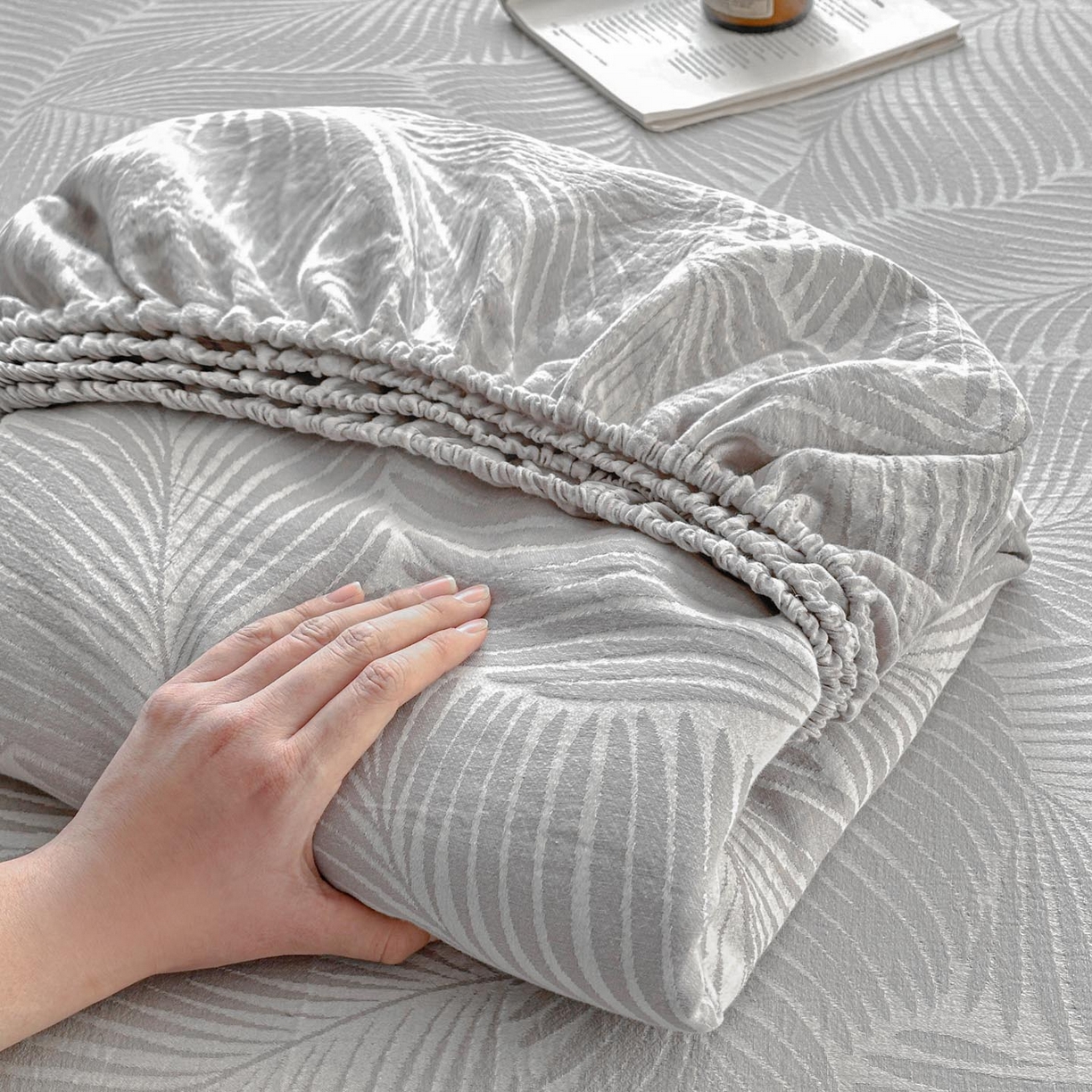 91家纺网 家纺一手货源 找家纺 涵宸家纺 2026新款全棉提花色坊系列单床笠 床笠-叶影-灰