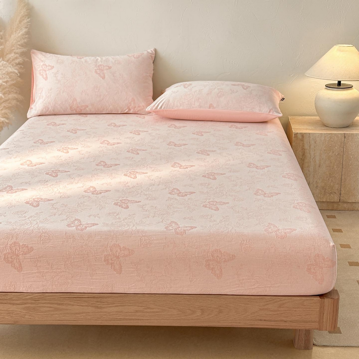 91家纺网 家纺一手货源 找家纺 涵宸家纺 2026新款全棉提花色坊系列单床笠 床笠-玫瑰花蝶-粉