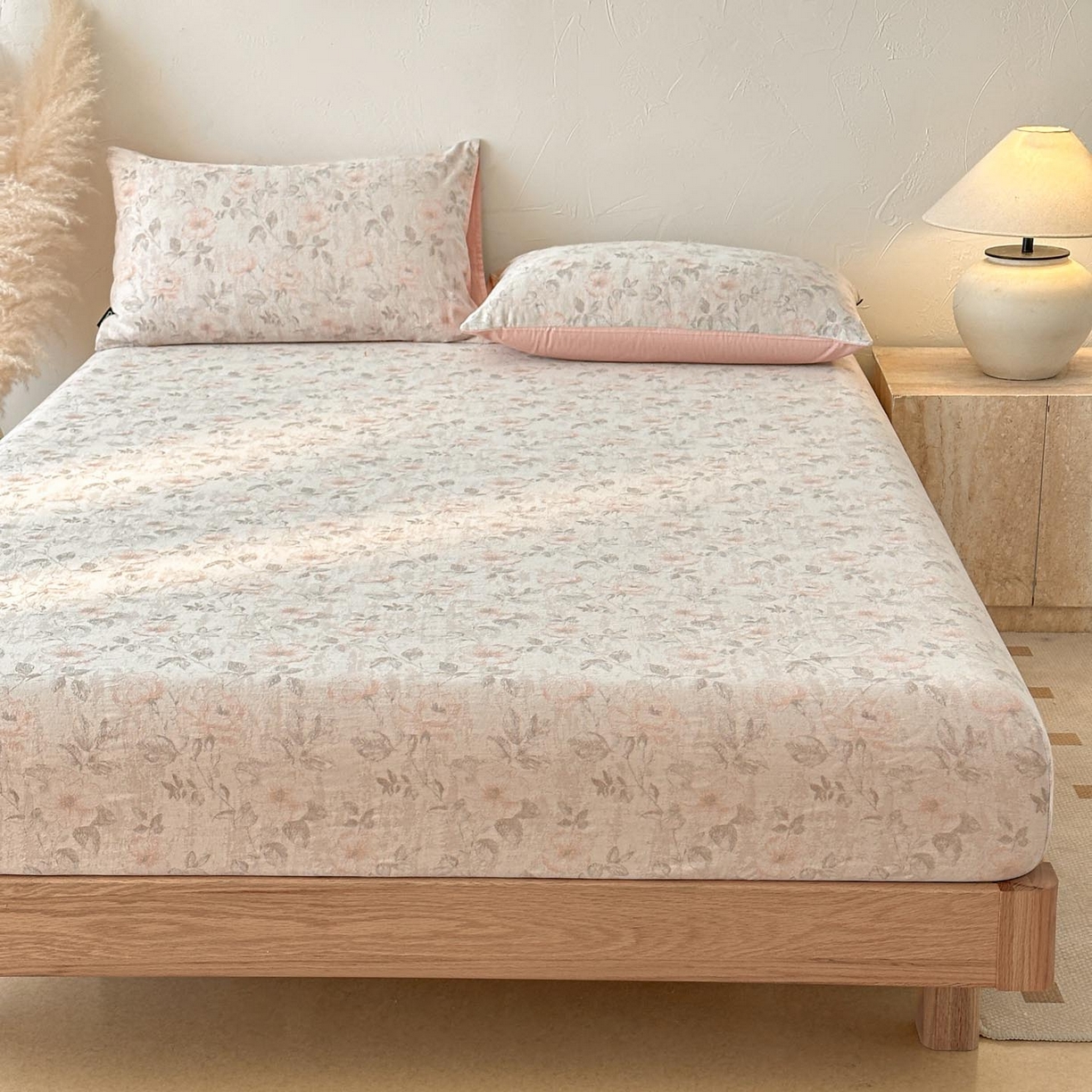 91家纺网 家纺一手货源 找家纺 涵宸家纺 2026新款全棉提花色坊系列单床笠 床笠-繁花盈然-粉