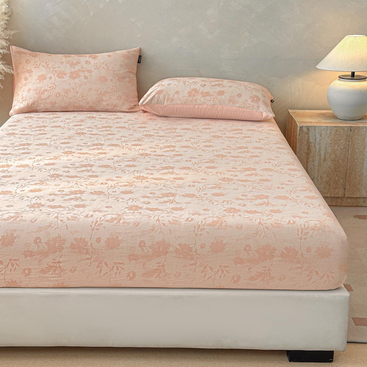 91家纺网 家纺一手货源 找家纺 涵宸家纺 2026新款全棉提花色坊系列单床笠 床笠-墨棉-粉