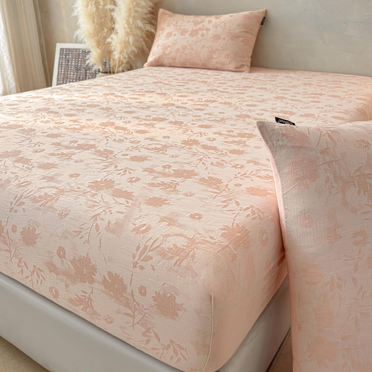 91家纺网 家纺一手货源 找家纺 涵宸家纺 2026新款全棉提花色坊系列单床笠 床笠-墨棉-粉