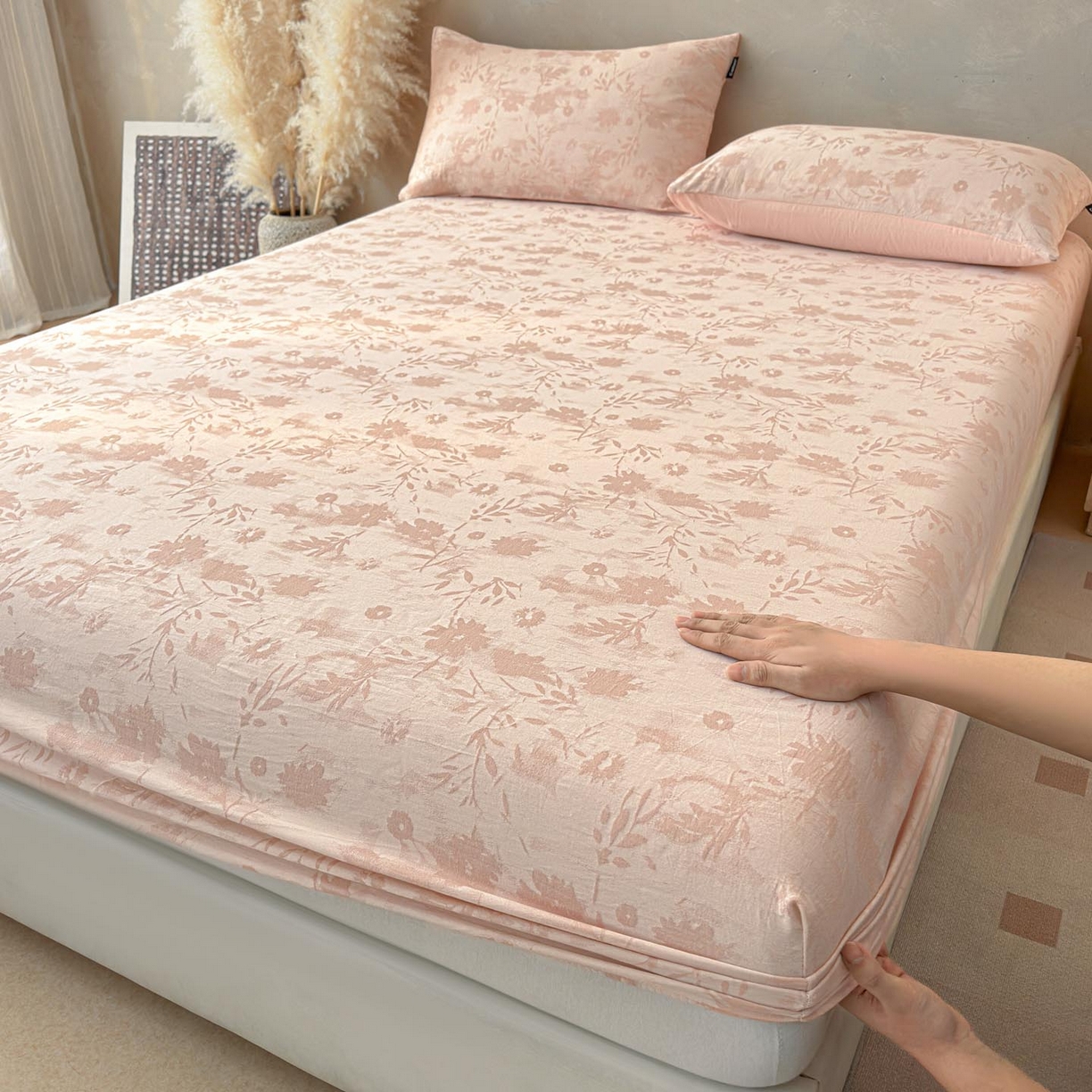 91家纺网 家纺一手货源 找家纺 涵宸家纺 2026新款全棉提花色坊系列单床笠 床笠-墨棉-粉